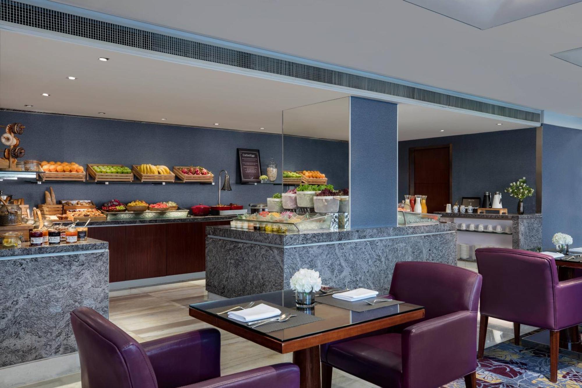 King Room High Floor or Executive Lounge Access