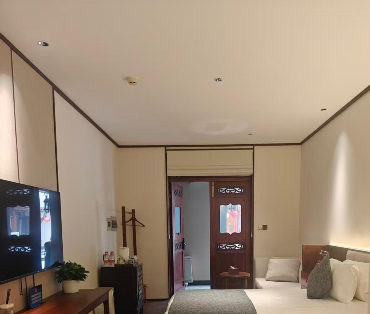 Queen Room Garden View,1765854284:JPEG