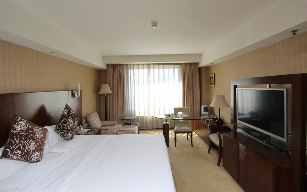 Executive Room B